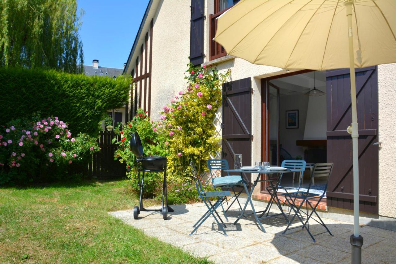 Cottage With Large Garden 15 Minutes Walk From The Beach 滨海维莱 外观 照片